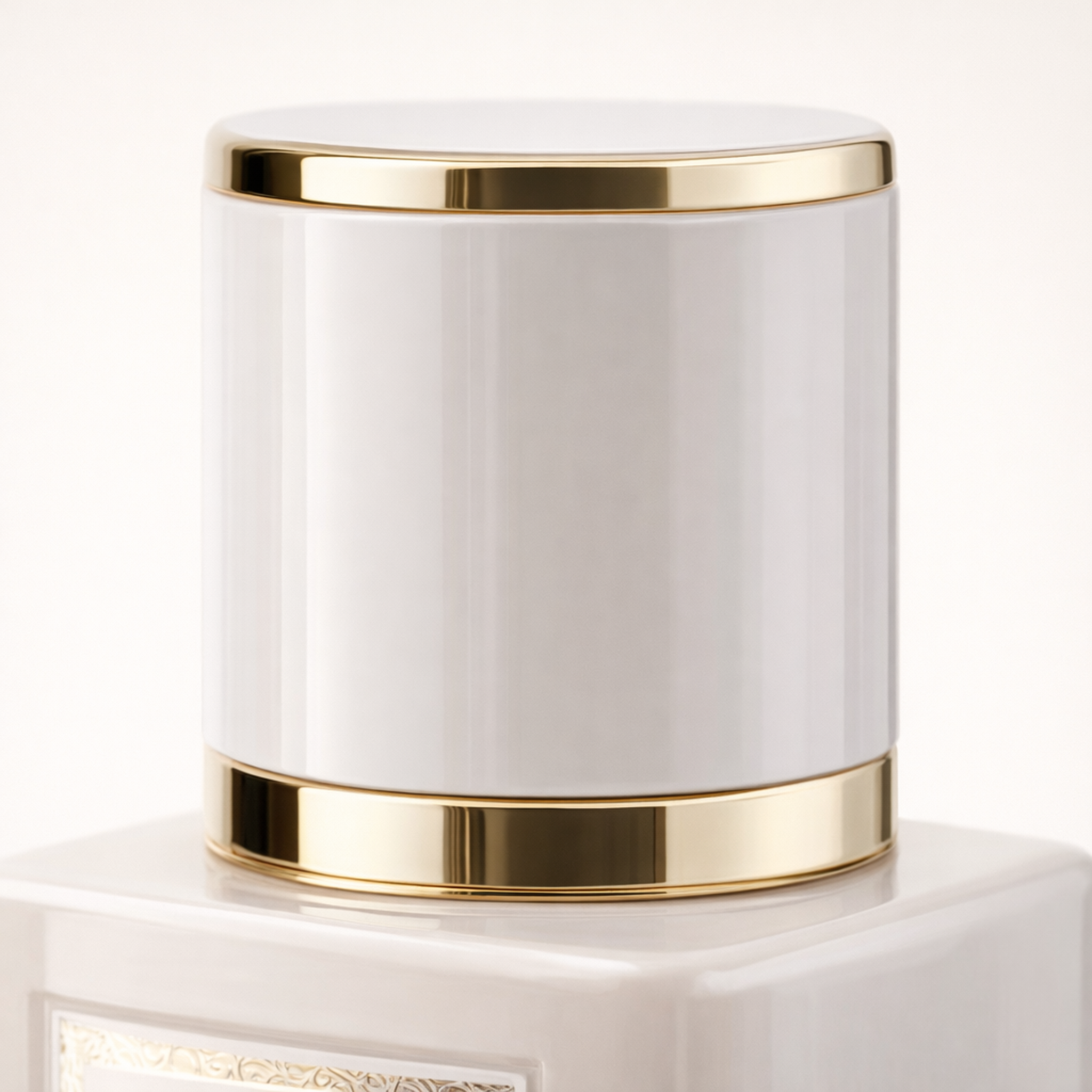 Maissa L'Oud Sider Elixir EDP For Women cap macro detail gallery showcase