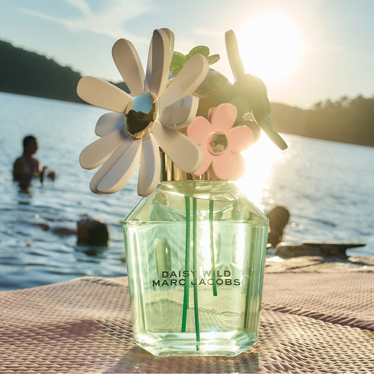 Marc Jacobs Daisy Wild EDP Gift Set for Her 2
