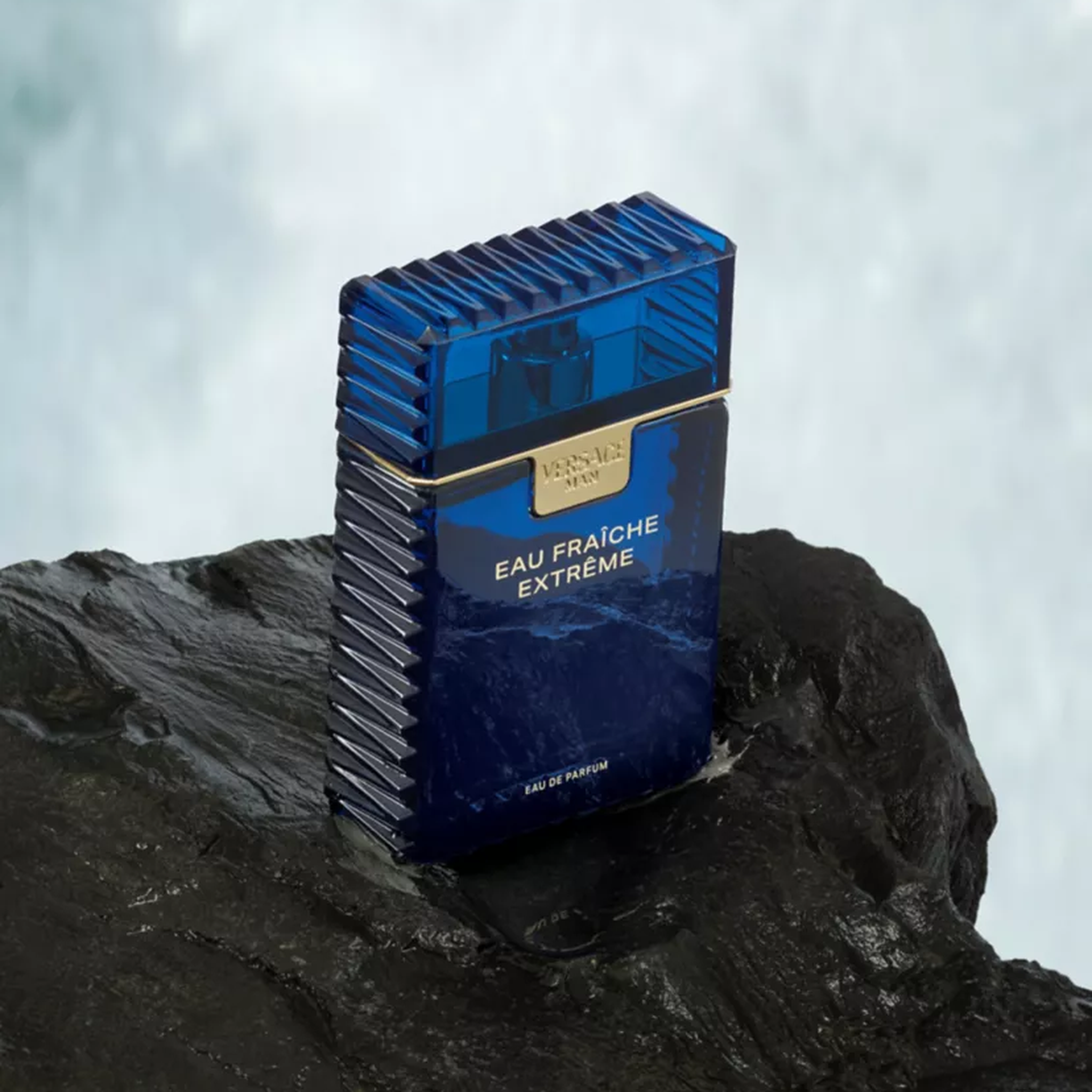 Versace Eau Fraiche Extreme EDP For Men fragrance details image