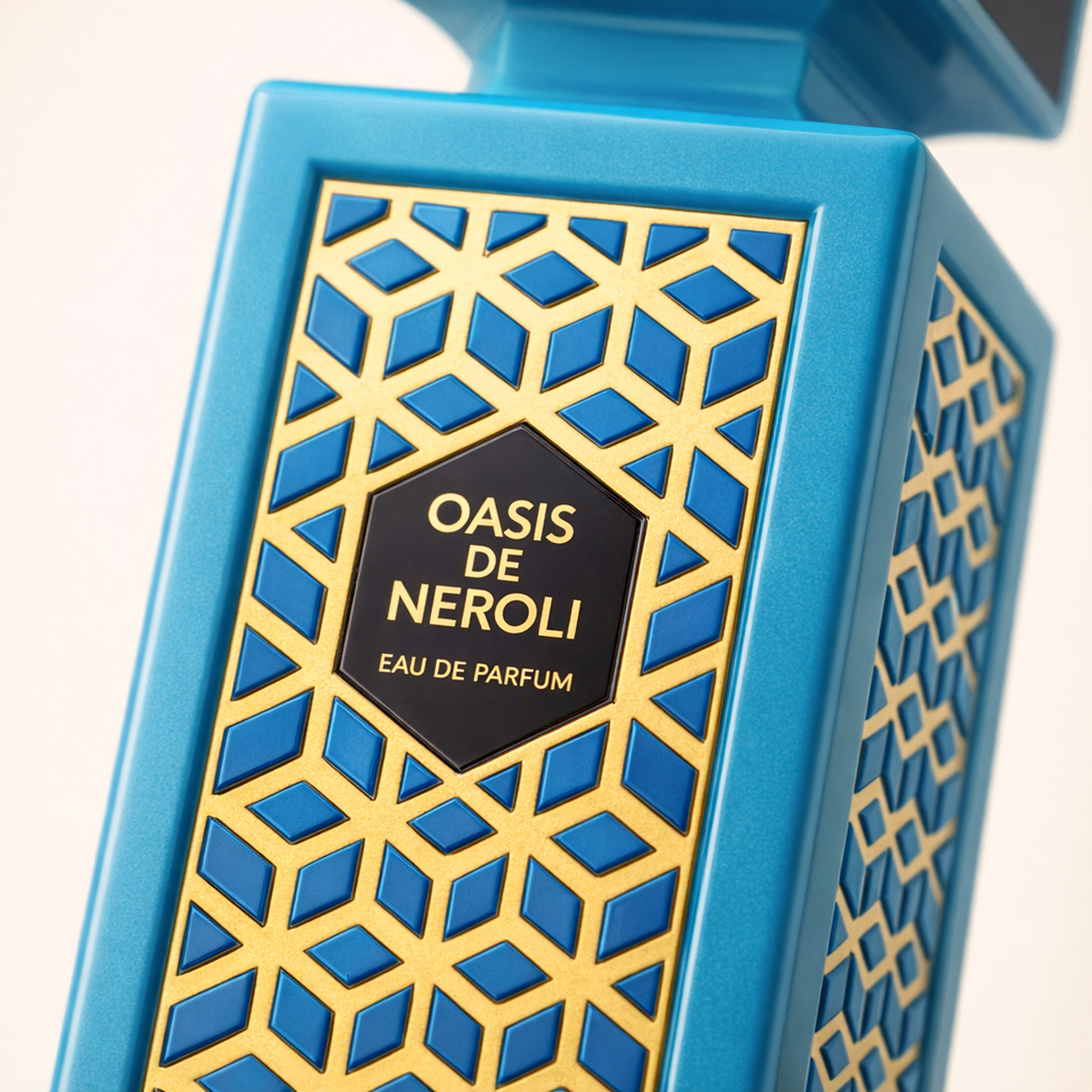 Flavia Oasis de Neroli EDP macro label detail gallery showcase