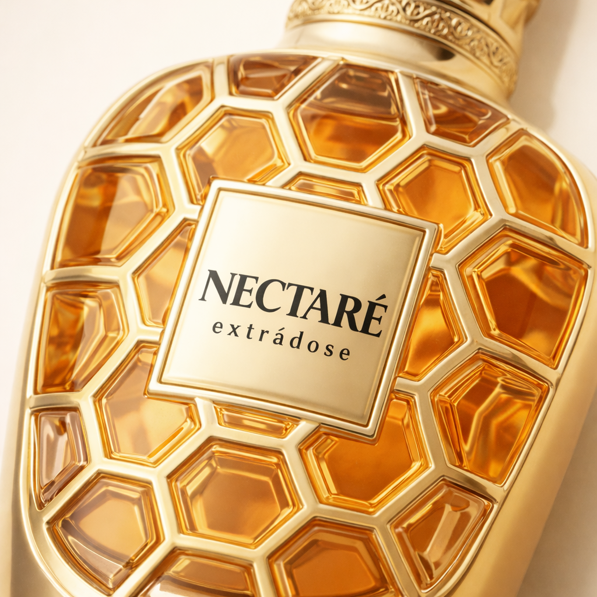 French Avenue Nectare Extradose Extrait de Parfum macro label detail gallery showcase