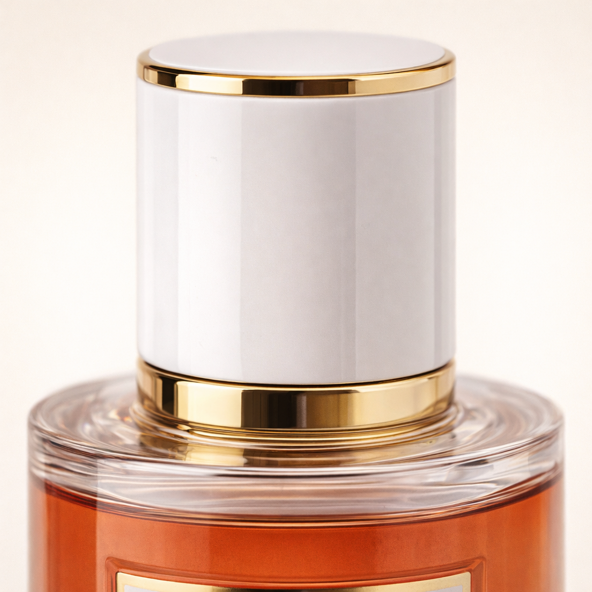 Maissa Oud Sultan Elixir EDP cap macro detail gallery showcase