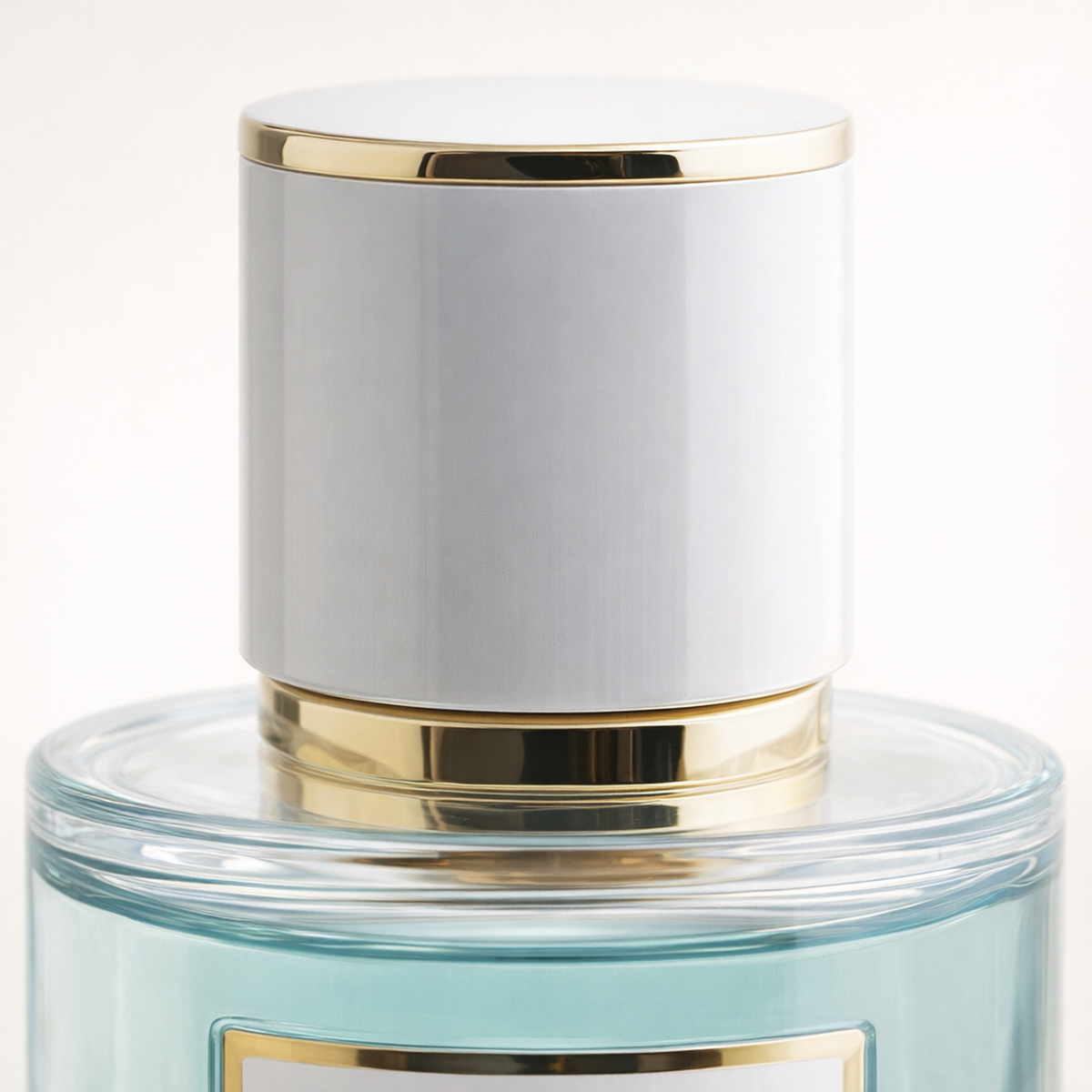 Maissa Route de La Soie Elixir EDP cap macro detail gallery showcase