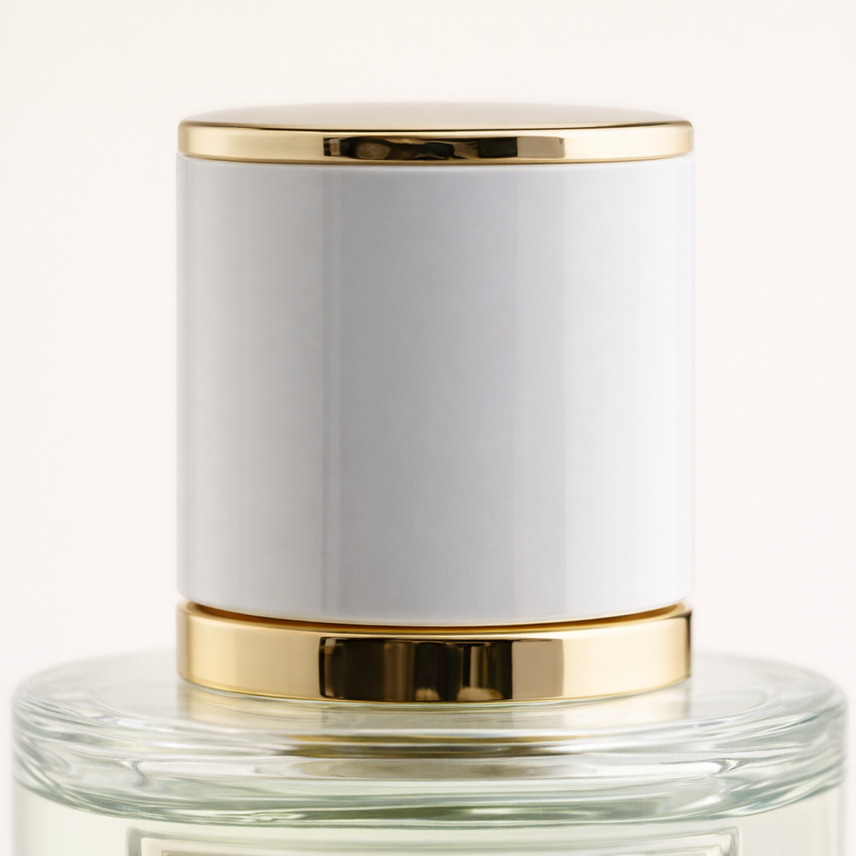 Maissa Thevest 1981 Elixir EDP cap macro detail gallery showcase